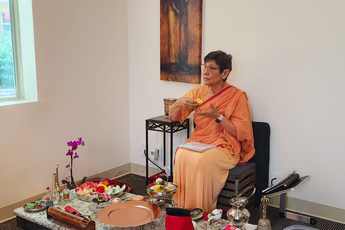 Pravrajika teaching